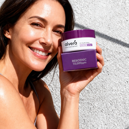 Customer holding the Alvera Calcium Volume Eye Patch tub and box